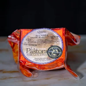 Queso de cabra curado en aceite y pimentón - La pastora de grazalema